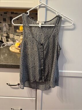 Ambience Sleeveless Geometric Print V-Neck Tank Top - Black & White